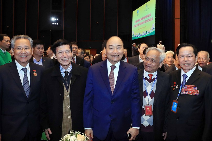 Thủ tướng Nguyễn Xuân Phúc cùng các đại biểu dự lễ kỷ niệm