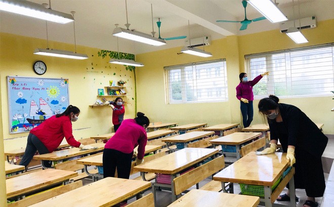 Hà Nội: Tiếp tục khử khuẩn, vệ sinh trường lớp trước khi đón học sinh trở lại trường