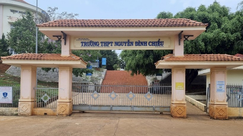 Trường THPT Nguyễn Đình Chiểu (tỉnh Đắk Nông), nơi ông Hùng công tác.