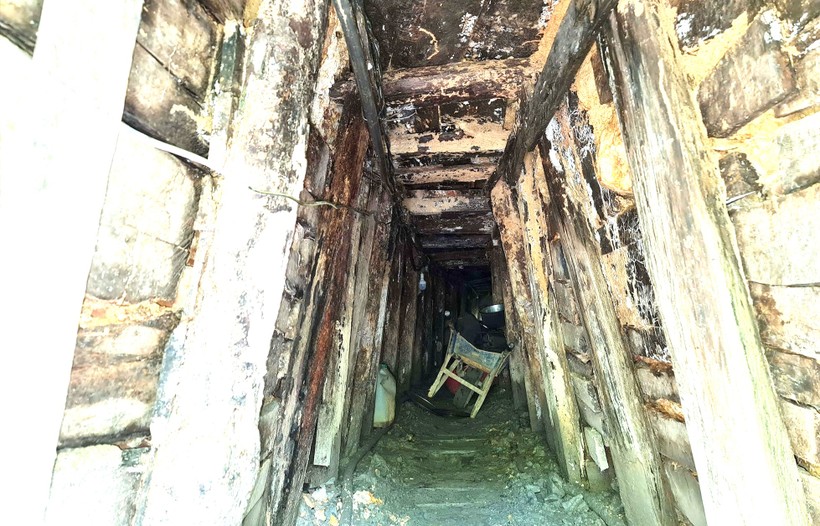 Một hầm khai thác vàng tại huyện Đắk GLong (ảnh: CTV).