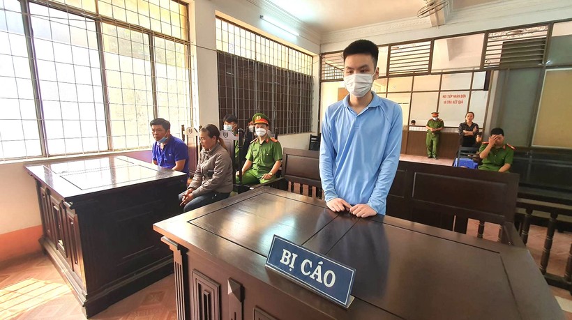 Bị cáo Vi Hoàng Lâm tại phiên xét xử sơ thẩm (ảnh: SĐ).