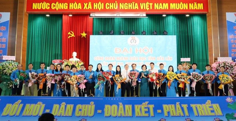 Ban chấp hành Công đoàn ngành GD tỉnh Đắk Lắk khóa XIII (ảnh: TT).