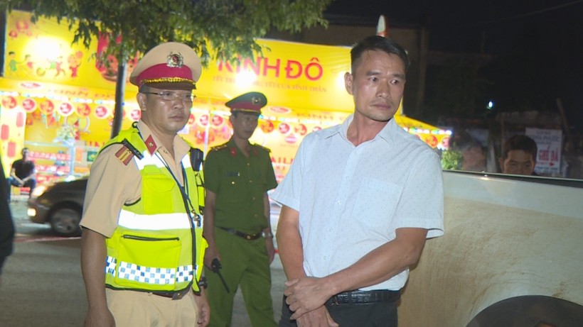 Tài xế Nguyễn Văn Tín bị lực lượng Công an truy đuổi, bắt giữ - Ảnh: SĐ.