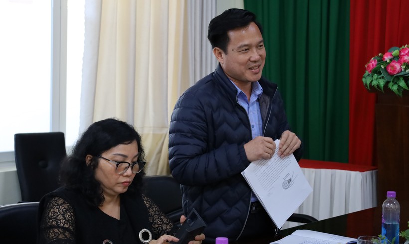 Ông Lưu Tiến Quang, Phó Giám đốc Sở GD&ĐT Đắk Lắk thông tin về phối hợp tổ chức cuộc thi. (Ảnh: Thành Tâm)