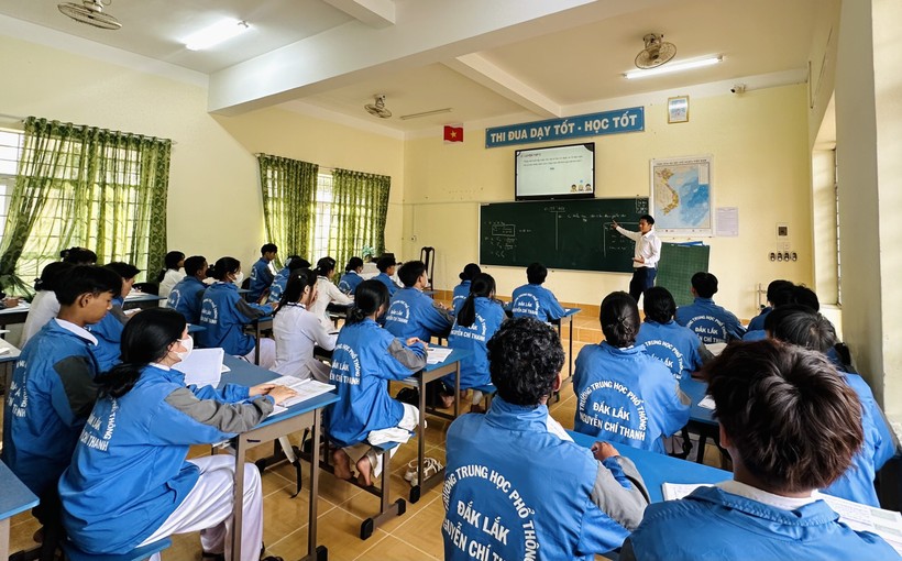 Thầy và trò Trường THPT Nguyễn Chí Thanh ổn định nền nếp dạy học sau Tết Nguyên đán. (Ảnh: TT)