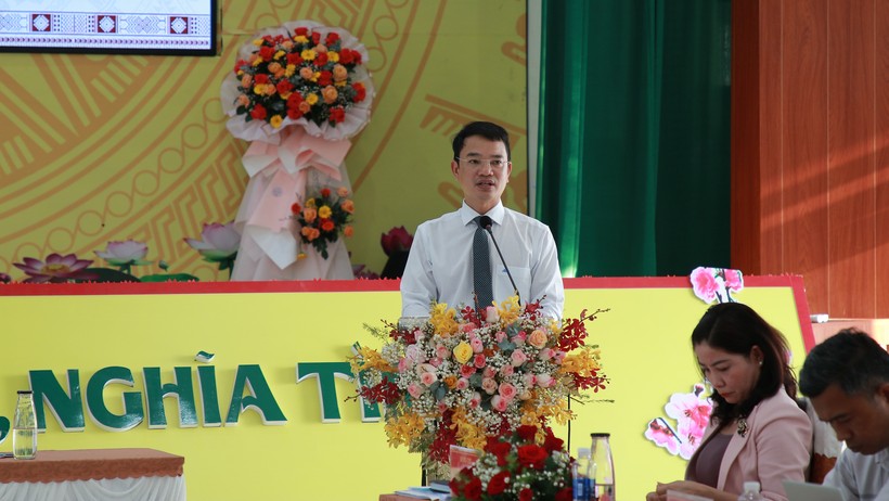 Ông Đặng Gia Duẩn, Chủ tịch UBND thị xã Buôn Hồ phát biểu tại Hội nghị. (Ảnh: TT)