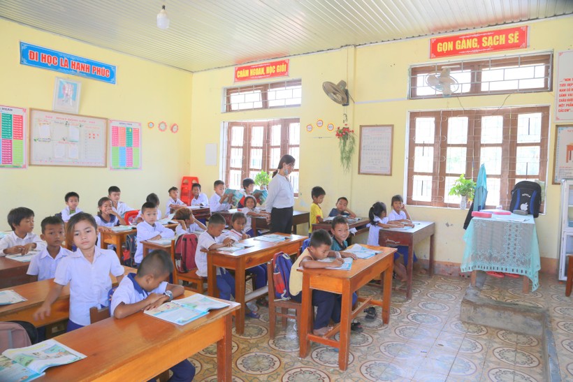 Nhiều trường học miền núi Quảng Trị linh hoạt ghép lớp để đảm bảo dạy học.