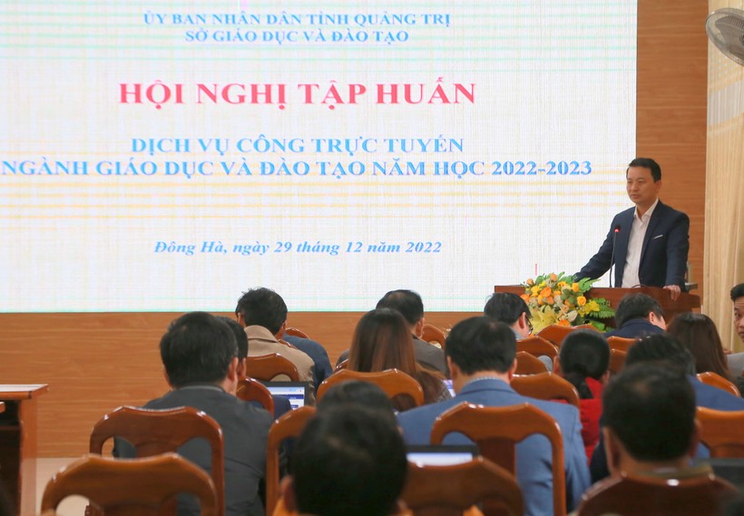 Ngành giáo dục Quảng Trị tập huấn dịch vụ công trực tuyến cho cán bộ, giáo viên các trường học.