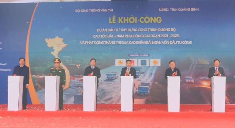 Bộ trưởng Bộ GTVT Nguyễn Văn Thắng dự lễ khởi công đoạn tuyến Bùng – Vạn Ninh.