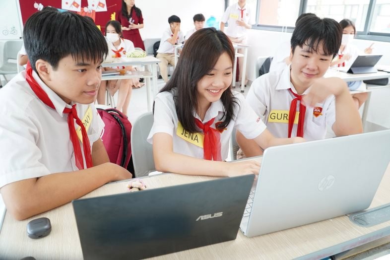Học sinh iSchool Quảng Trị tự tin giao lưu văn hoá với học sinh Nhật Bản bằng hình thức trực tuyến. (Ảnh: iSchool Quảng Trị).
