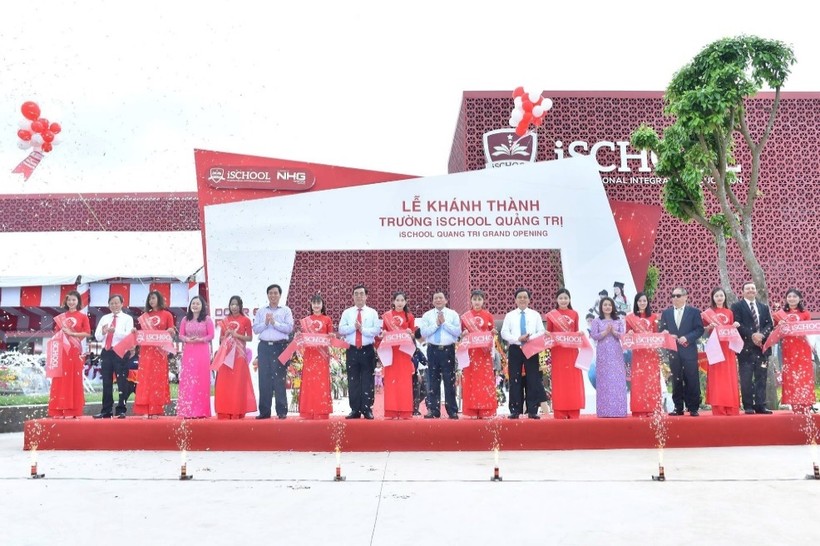 Lãnh đạo tỉnh Quảng Trị dự Lễ Khánh thành Trường iSchool Quảng Trị.
