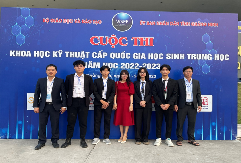Đoàn Quảng Trị tham dự Cuộc thi Khoa học kỹ thuật cấp quốc gia.