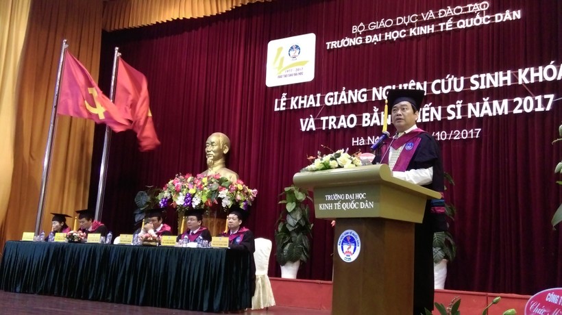 GS.TS Trần Thọ Đạt, hiệu trưởng phát biểu tại buổi lễ