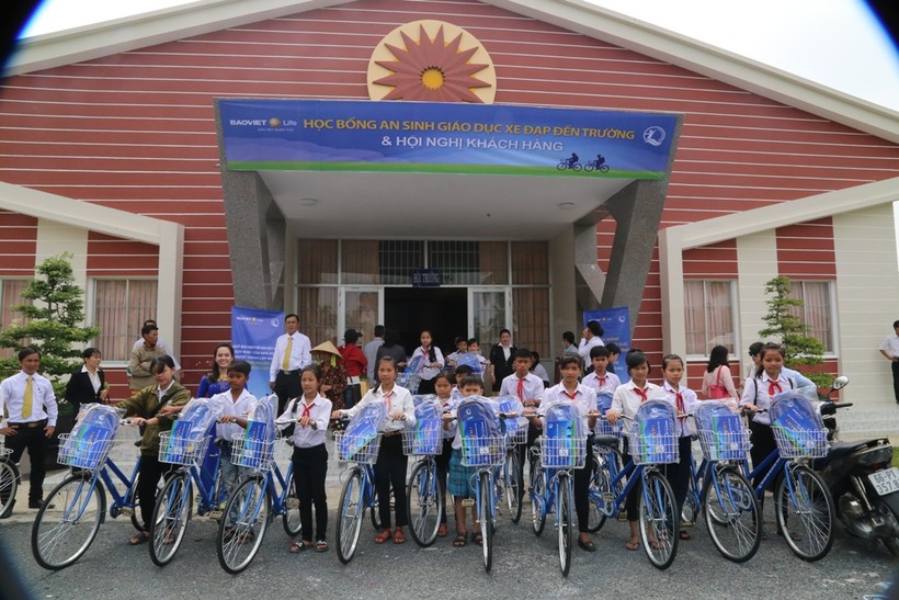 Năm 2018, Bảo Việt Nhân Thọ sẽ trao tặng tổng cộng 2.000 xe đạp cho các em học sinh trên cả nước