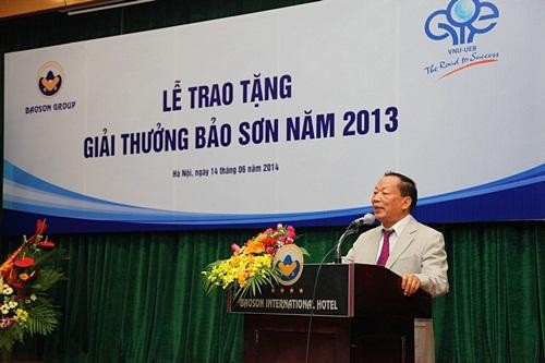 Ông Nguyễn Trường Sơn, Chủ tịch tập đoàn Bảo Sơn, phát biểu tại lễ trao tặng giải thưởng Bảo Sơn 2013