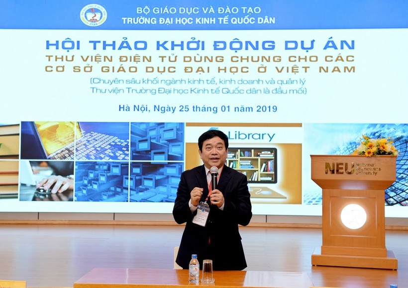 GS.TS Trần Thọ Đạt, hiệu trưởng Trường ĐH KTQD phát biểu tại Hội thảo