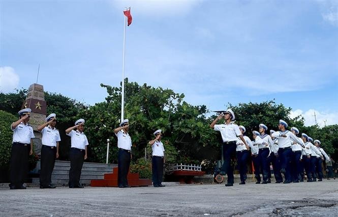 Thiêng liêng Lễ Chào cờ đầu năm trên quần đảo Trường Sa 