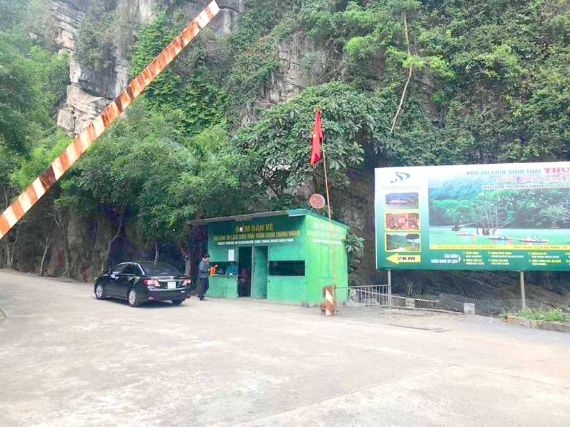 Ninh Bình: Lạ lùng doanh nghiệp chặn đường bán vé vào khu du lịch