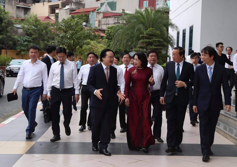Phó Chủ tịch nước Đặng Thị Ngọc Thịnh, Bộ trưởng Bộ GD&ĐT Phùng Xuân Nhạ, cùng các đại biểu dự Đại hội. Ảnh: Thế Đại