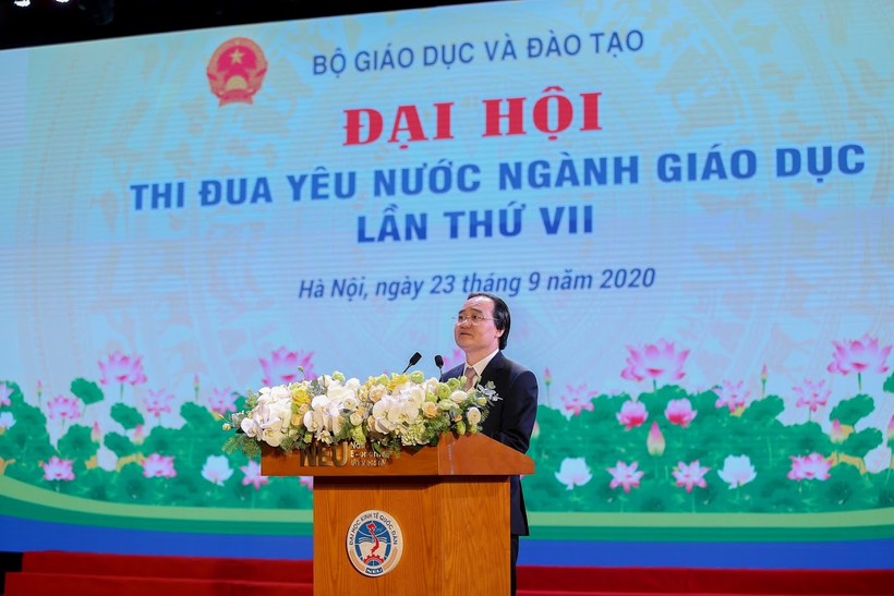 Bộ trưởng Bộ GD&ĐT Phùng Xuân Nhạ phát biểu tại Đại hội thi đua yêu nước ngành Giáo dục lần thứ VII diễn ra sáng 23/9.