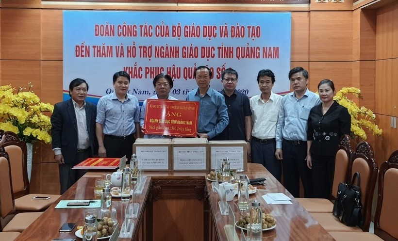 Đoàn công tác của Bộ GD&ĐT thăm hỏi, động viên, hỗ trợ ngành GD tỉnh Quảng Nam.