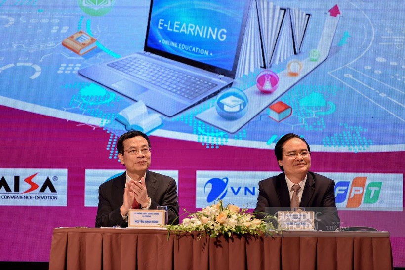 Bộ trưởng Bộ GD&ĐT Phùng Xuân Nhạ và Bộ trưởng Bộ Thông tin và Truyền thông Nguyễn Mạnh Hùng chủ trì Hội thảo.
