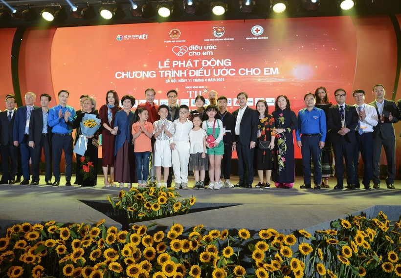 Lễ phát động chương trình "Điều ước cho em" diễn ra vào 11/4 tại Hà Nội. Ảnh: Thế Đại