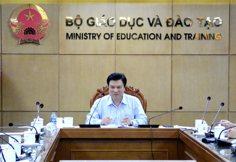 Thứ trưởng Nguyễn Hữu Độ chủ trì cuộc họp.