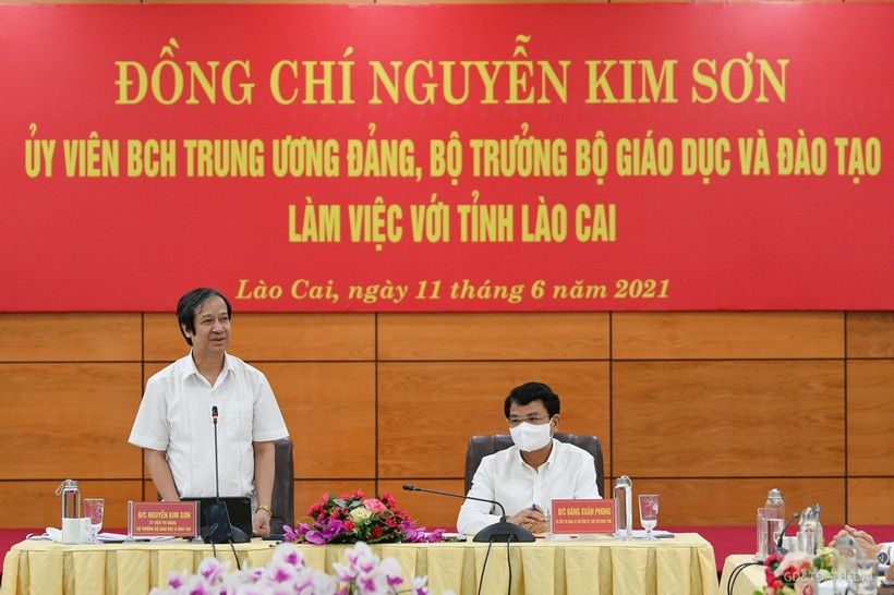 Bộ trưởng Nguyễn Kim Sơn phát biểu tại buổi làm việc.