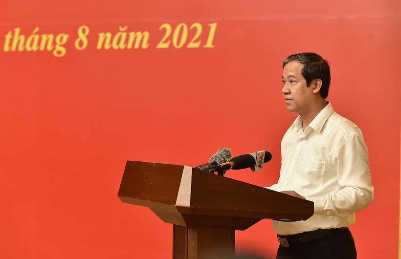 Bộ trưởng Bộ GD&ĐT Nguyễn Kim Sơn phát biểu tại Hội nghị.
