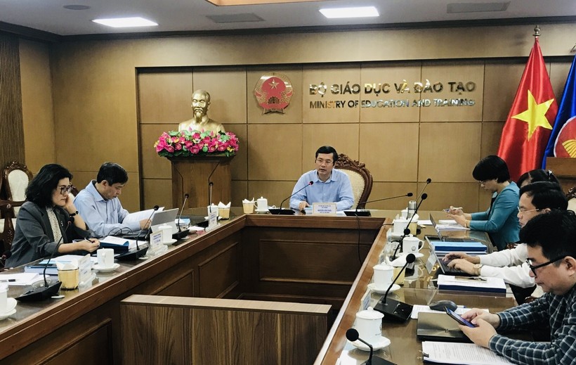 Thứ trưởng Bộ GD&ĐT Nguyễn Văn Phúc chủ trì phiên họp Hội đồng khoa học