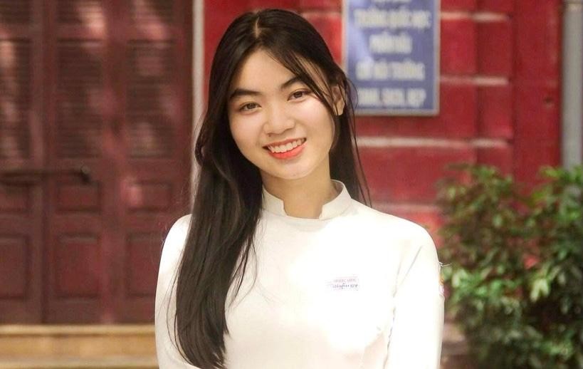 Võ Nguyễn Thảo Ngân - 1 trong 3 thí sinh đạt điểm 10 môn Văn tại Thừa Thiên - Huế.