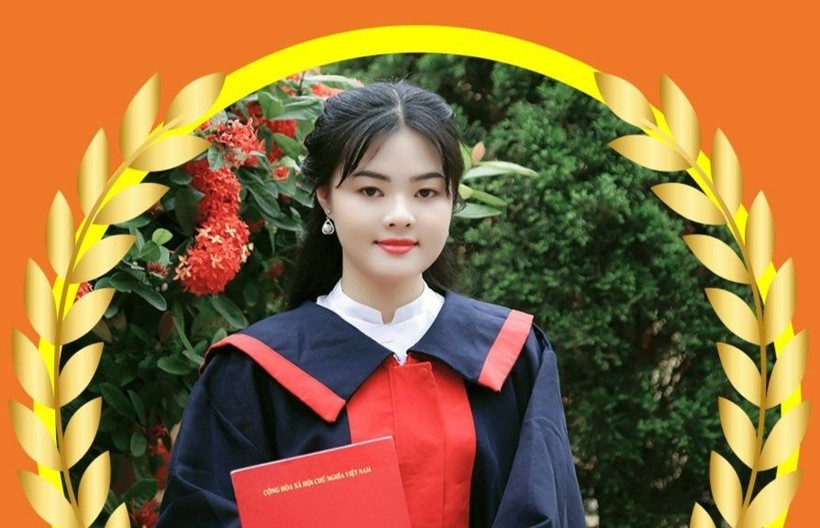 Em Phạm Thị Vân Anh nữ sinh đạt thủ khoa khối D01 trong Kỳ thi tốt nghiệp THPT năm 2023.