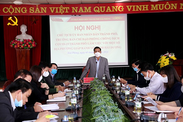 Chủ tịch UBND TP. Hải Phòng chủ trì cuộc họp. Ảnh: Nguyễn Hải.