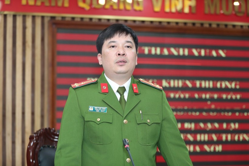 Thượng tá Đinh Tuấn Thành, Trưởng Công an quận Thanh Xuân thông tin trong cuộc họp báo.