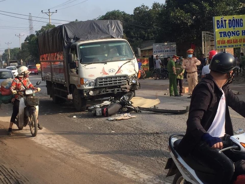 Hiện trường vụ tai nạn giao thông khiến 2 người tử vong.