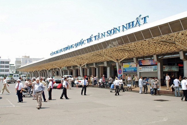 Sân bay Tân Sơn Nhất và Nội Bài được tiếp tục thực hiện chuyến bay chở người nhập cảnh.