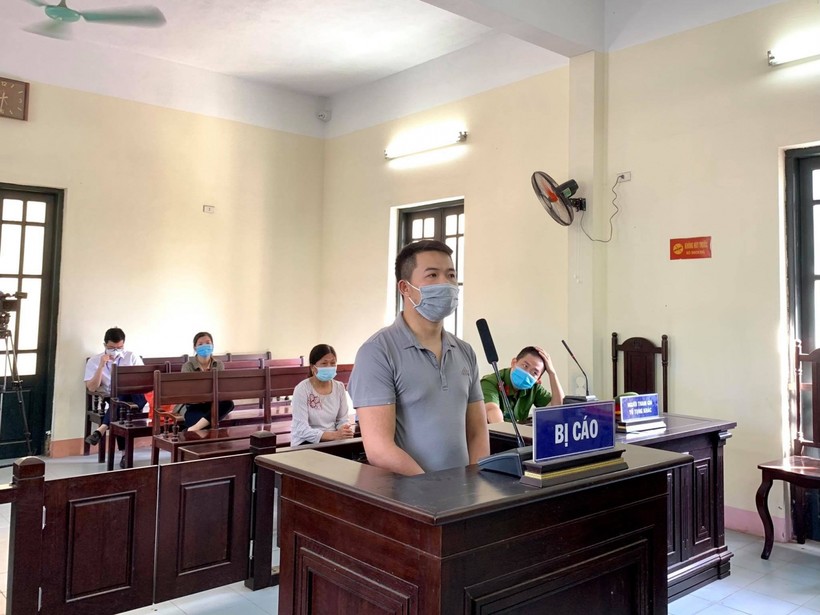 Nguyễn Quốc Thỏa tại phiên xét xử về hành vi Chống người thi hành công vụ.