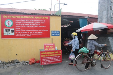Công tác thực hiện phòng chống dịch tại các chợ trên địa bàn huyện Hải Hậu. 