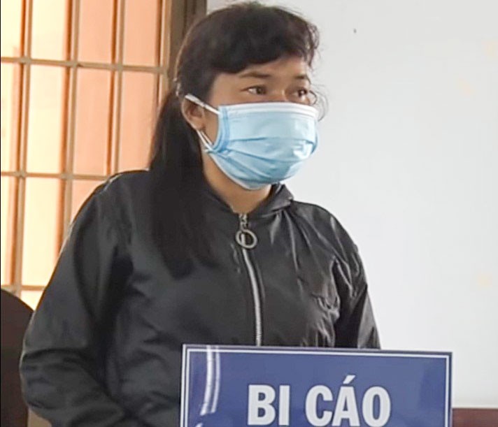 Bị cáo Nguyễn Thị Bé tại phiên tòa xét xử. Ảnh: Công an Hậu Giang.