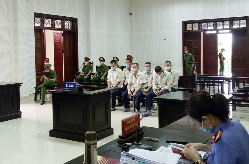 Các bị cáo tại phiên toà xét xử. Ảnh: Công an Quảng Ninh.