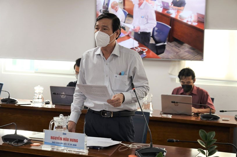 Phó Giám đốc Sở Y tế Nguyễn Hữu Hưng phát biểu tại họp báo.
