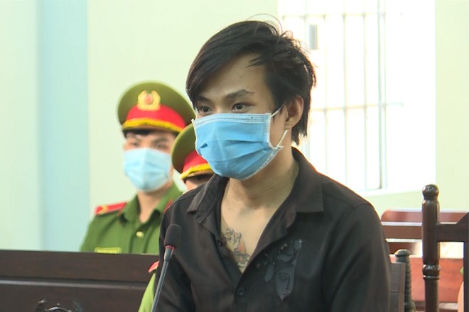 Đối tượng Lê Kim Luân tại phiên tòa xét xử. Ảnh: Công an Bình Thuận.
