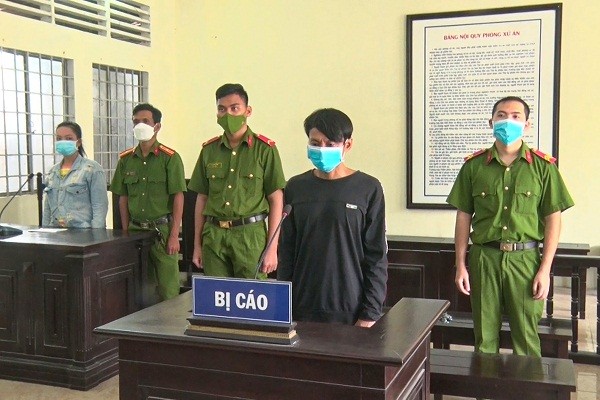 Phạm Minh Nhật Trung tại phiên tòa xét xử. Ảnh: Công an Cần Thơ.