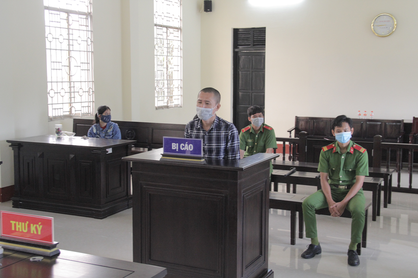 Bị cáo Huỳnh Đắc Cuôl tại phiên toà xét xử. Ảnh: Công an hậu Giang.