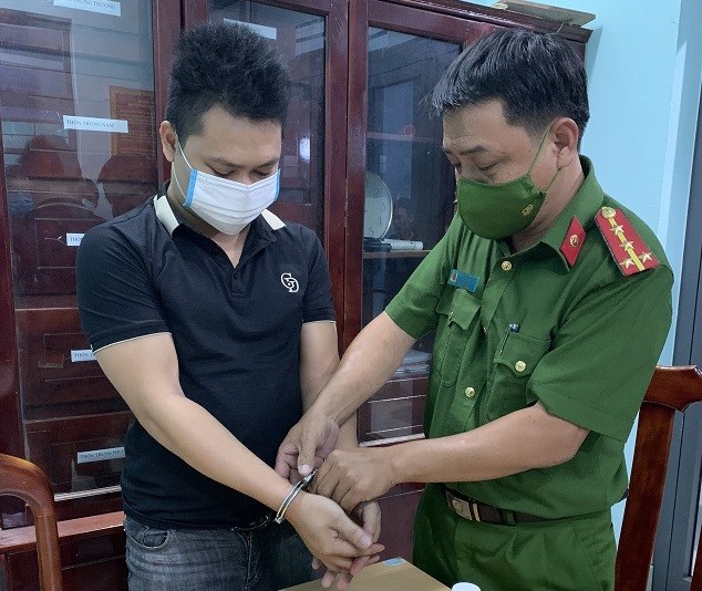 Trần Hoàng Sang bị bắt giữ sau gần 10 năm lẩn trốn. Ảnh: Công an Quảng Nam.