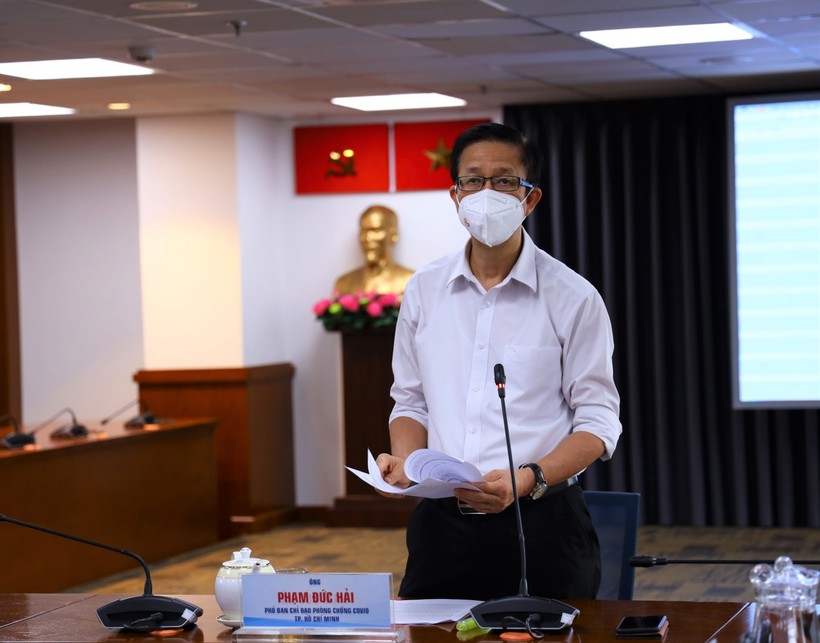 Ông Phạm Đức Hải, Phó Ban chỉ đạo phòng, chống dịch COVID-19 TP Hồ Chí Minh phát biểu tại cuộc họp.