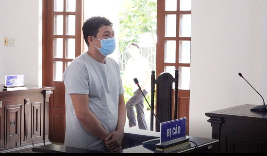 Bị cáo Phan Văn Hoà tại phiên toà xét xử.