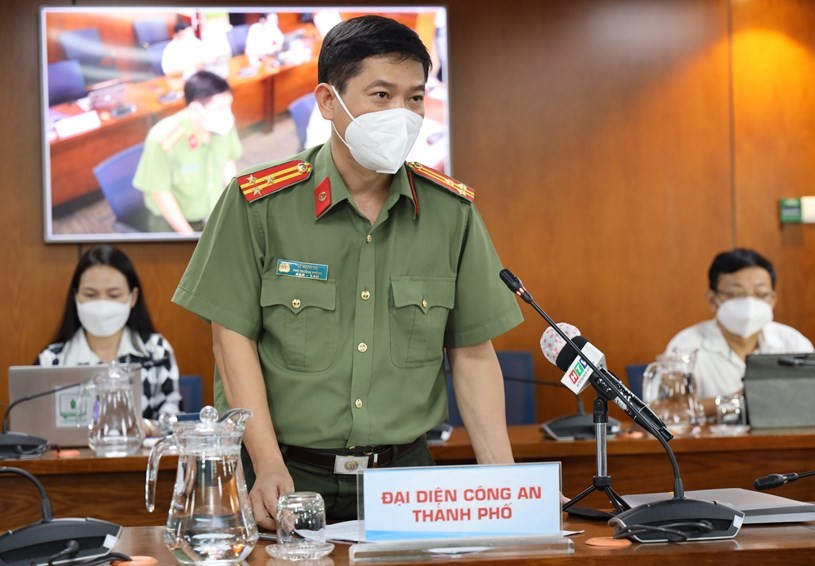 Thượng tá Lê Mạnh Hà, Phó Trưởng phòng Tham mưu Công an TP Hồ Chí Minh phát biểu tại cuộc họp báo.