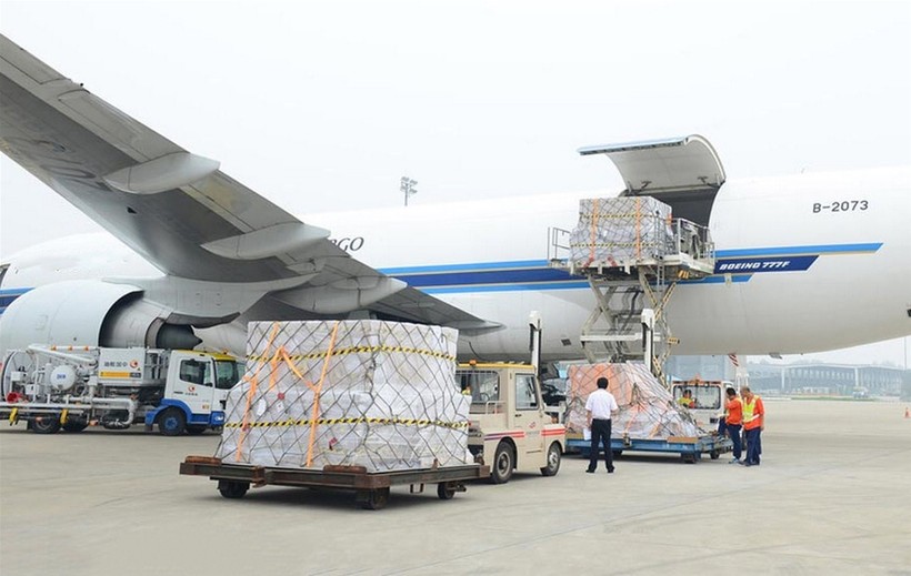 Dịch vụ vận chuyển hàng hóa tại sân bay Nội Bài.